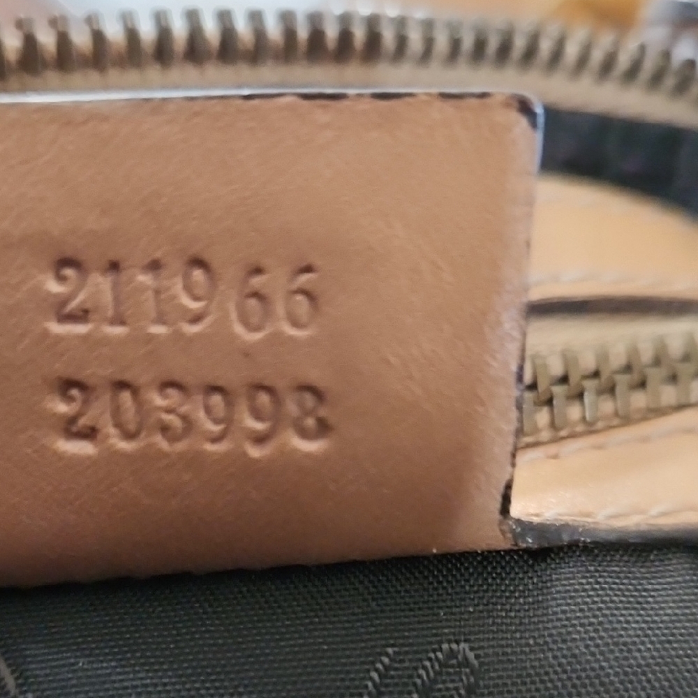 ‼️FINAL SALE‼️Gucci Tan Leather Shoulder Bag - Picture 14 of 16